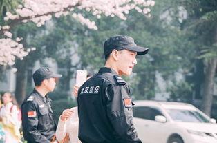 早九晚五小保安,小保安的平凡坚守